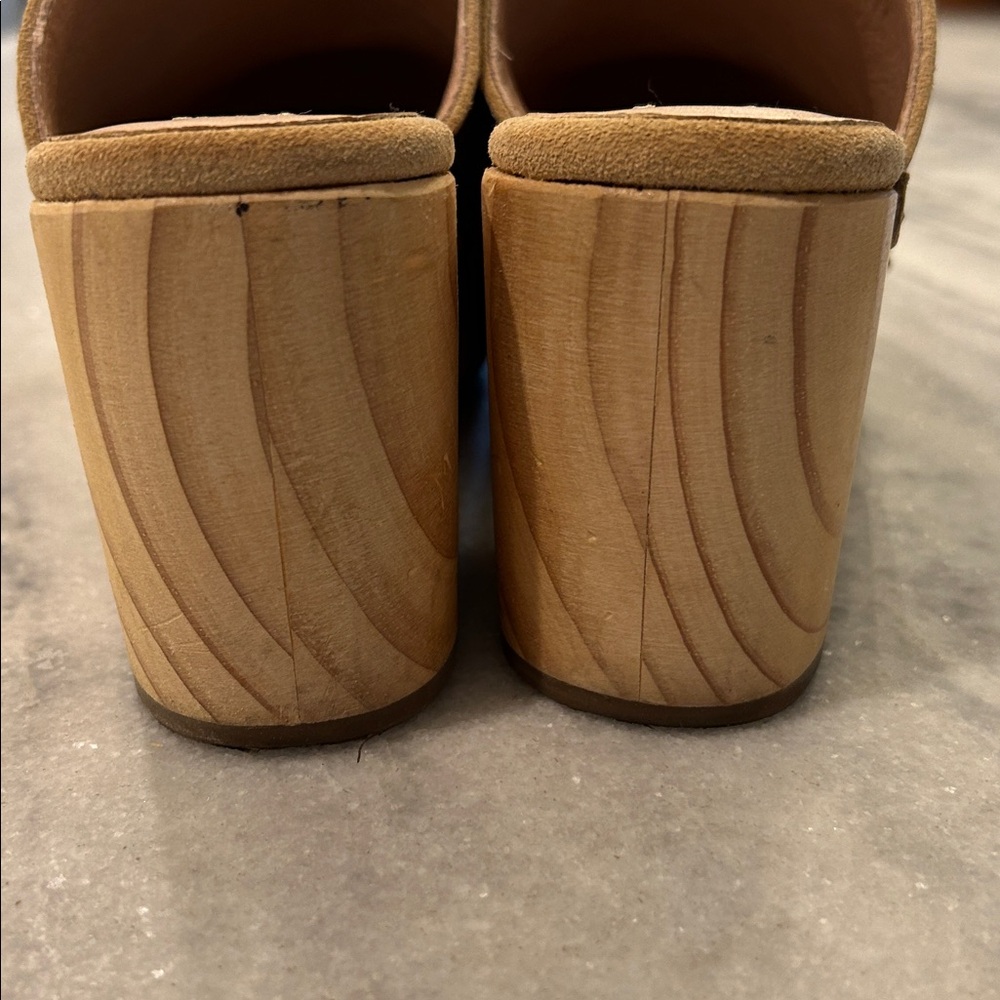 Steve Madden Brooklyn Taupe Suede Studded Wooden Clogs sz 8 - Picture 7 of 10